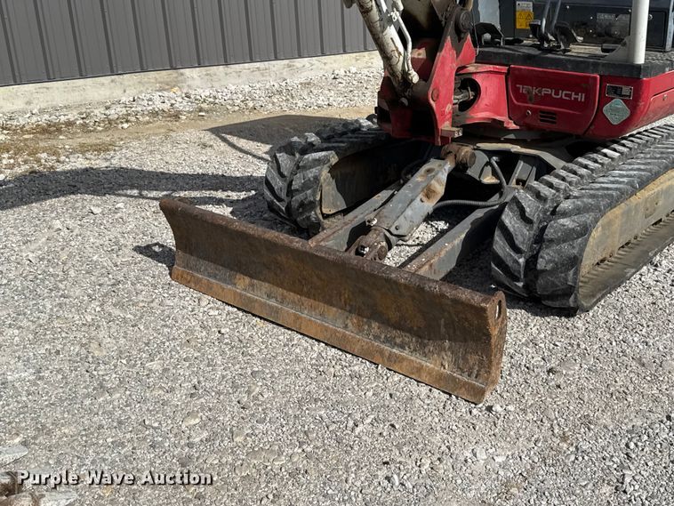 image for item FO4502 Takeuchi TB235-2 mini excavator