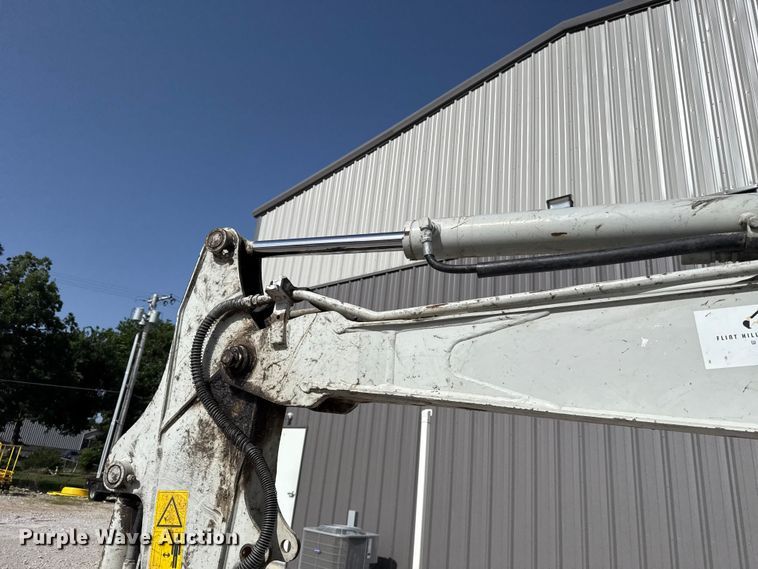 image for item FO4502 Takeuchi TB235-2 mini excavator
