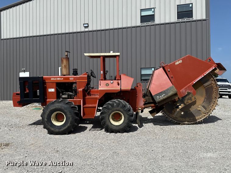 image for item FO4505 1989 Ditch Witch R100P rock saw