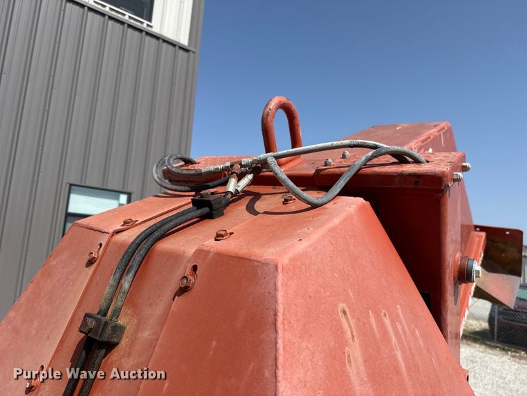 image for item FO4505 1989 Ditch Witch R100P rock saw
