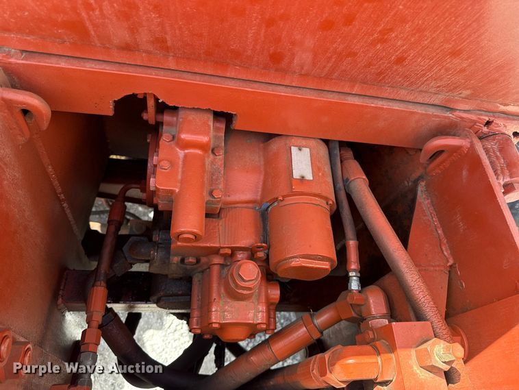 image for item FO4505 1989 Ditch Witch R100P rock saw