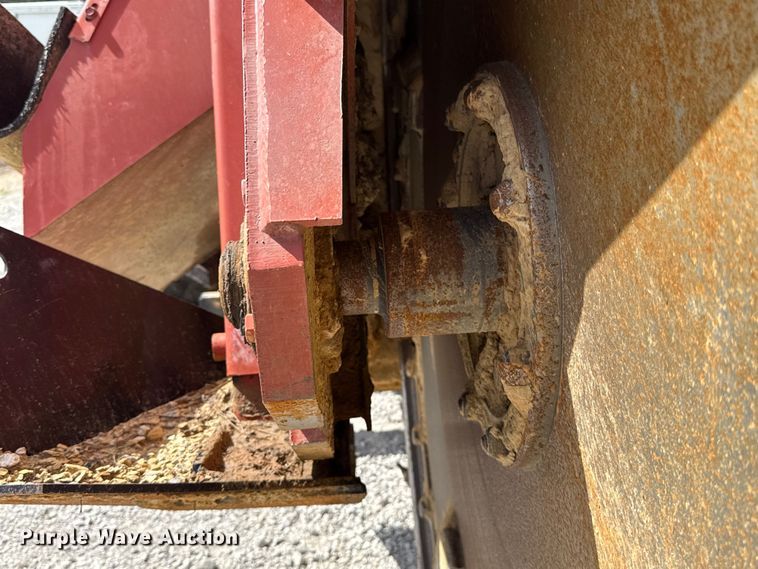 image for item FO4505 1989 Ditch Witch R100P rock saw