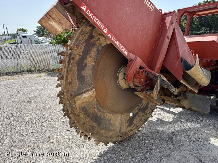 image for item FO4505 1989 Ditch Witch R100P rock saw