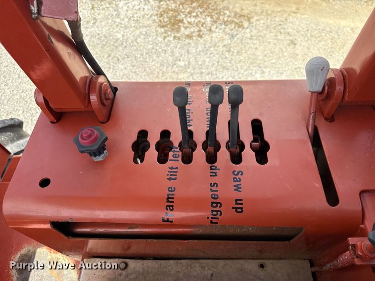 image for item FO4505 1989 Ditch Witch R100P rock saw