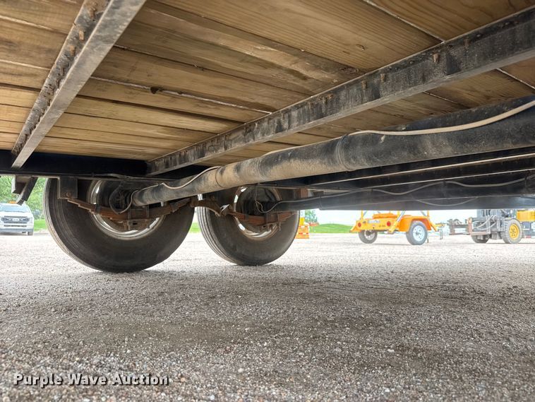 image for item NJ9127 1998 Load Trail Equipment trailer