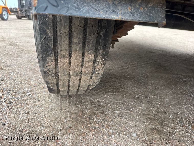 image for item NJ9127 1998 Load Trail Equipment trailer