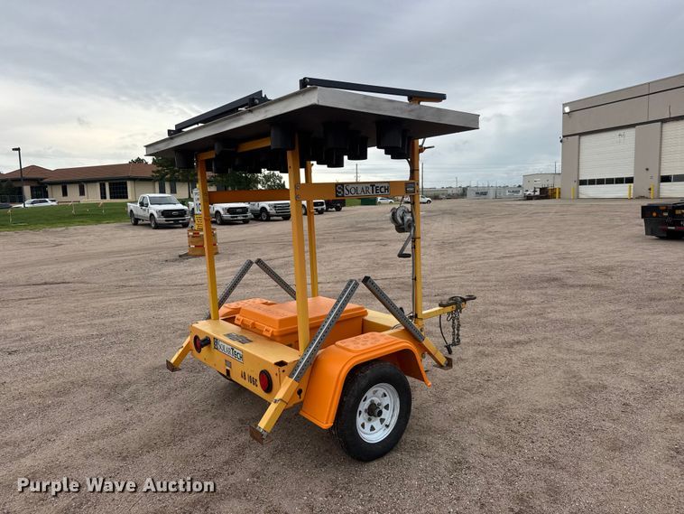 image for item NJ9128 2015 Solar Tech Silent Sentinel arrow board trailer