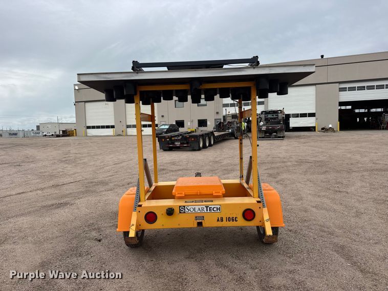 image for item NJ9128 2015 Solar Tech Silent Sentinel arrow board trailer