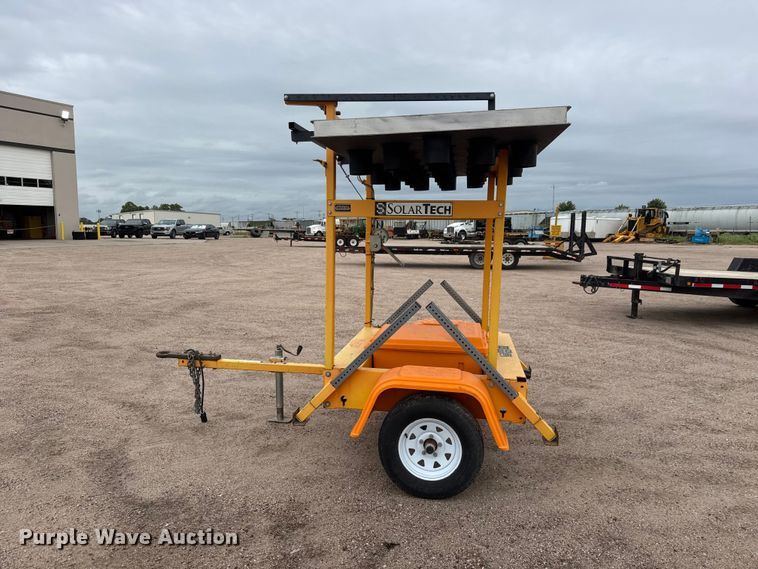 image for item NJ9128 2015 Solar Tech Silent Sentinel arrow board trailer