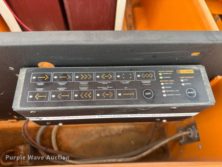 image for item NJ9128 2015 Solar Tech Silent Sentinel arrow board trailer