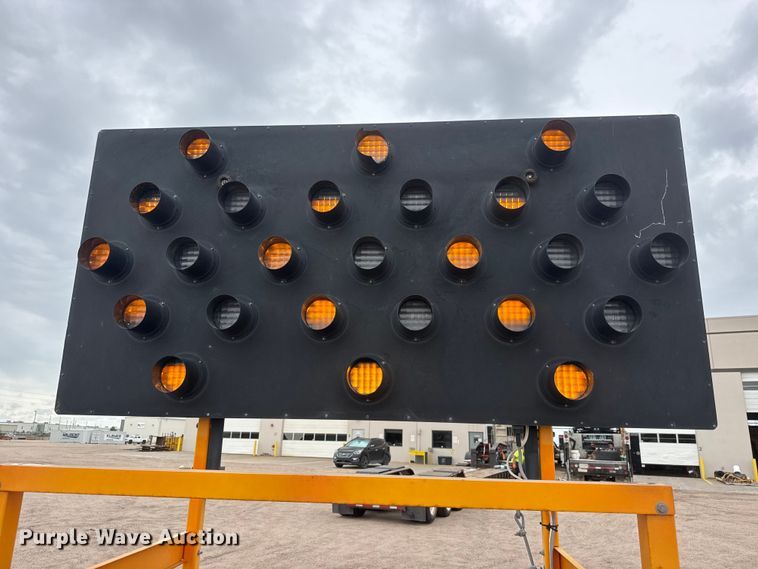 image for item NJ9128 2015 Solar Tech Silent Sentinel arrow board trailer