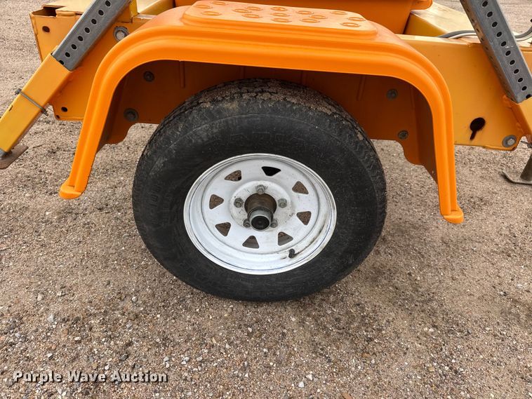 image for item NJ9128 2015 Solar Tech Silent Sentinel arrow board trailer