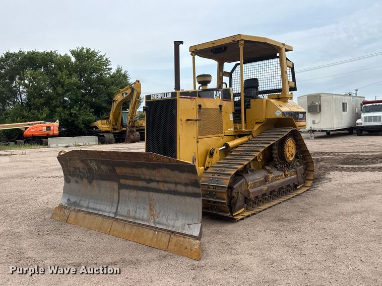image for item NJ9129 1998 Caterpillar D5M XL dozer