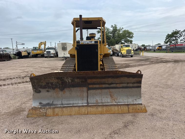 image for item NJ9129 1998 Caterpillar D5M XL dozer