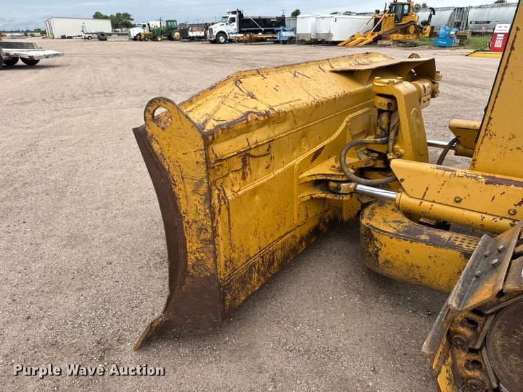 image for item NJ9129 1998 Caterpillar D5M XL dozer