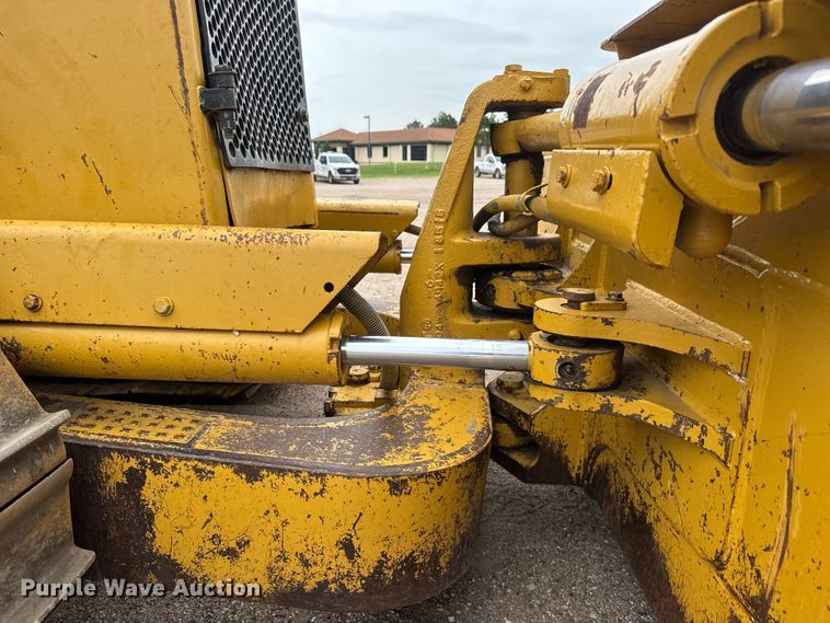 image for item NJ9129 1998 Caterpillar D5M XL dozer