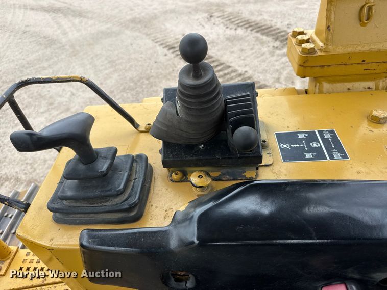 image for item NJ9129 1998 Caterpillar D5M XL dozer