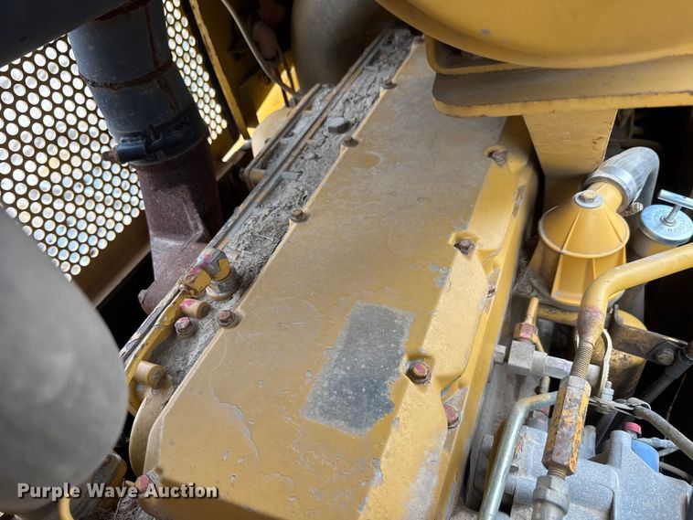 image for item NJ9129 1998 Caterpillar D5M XL dozer