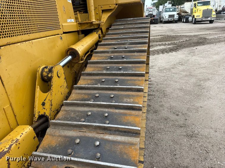 image for item NJ9129 1998 Caterpillar D5M XL dozer
