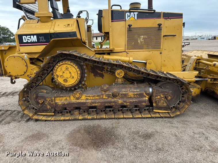 image for item NJ9129 1998 Caterpillar D5M XL dozer