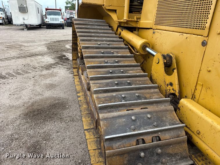 image for item NJ9129 1998 Caterpillar D5M XL dozer