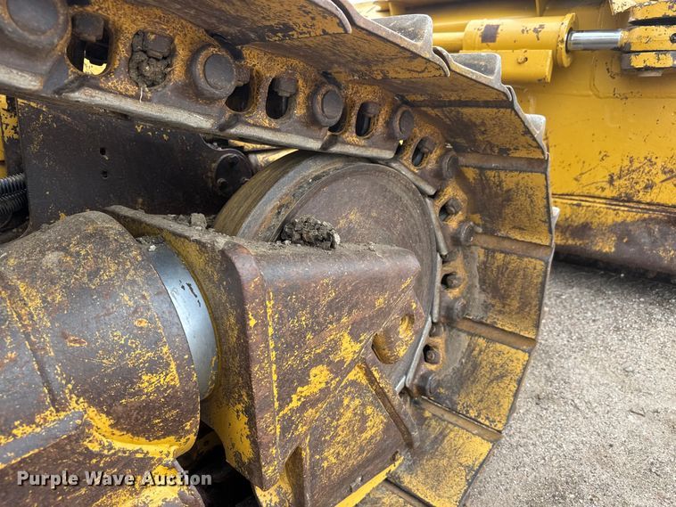 image for item NJ9129 1998 Caterpillar D5M XL dozer