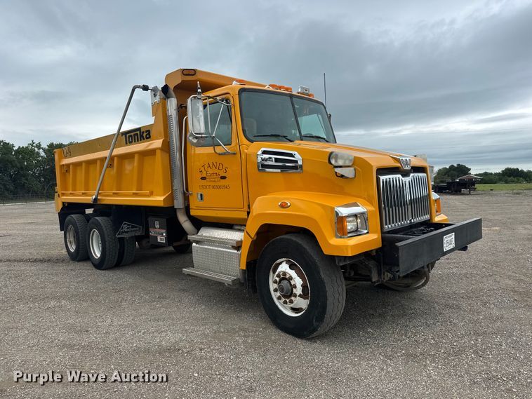 image for item NJ9136 2015 Western Star 4700 dump truck