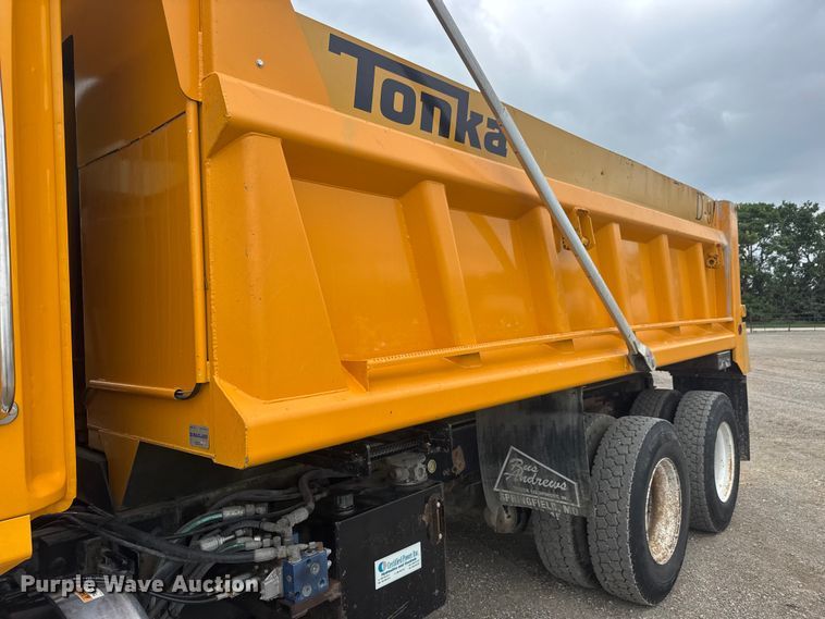 image for item NJ9136 2015 Western Star 4700 dump truck