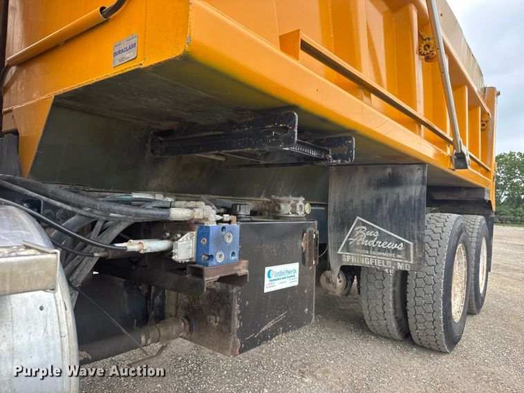 image for item NJ9136 2015 Western Star 4700 dump truck