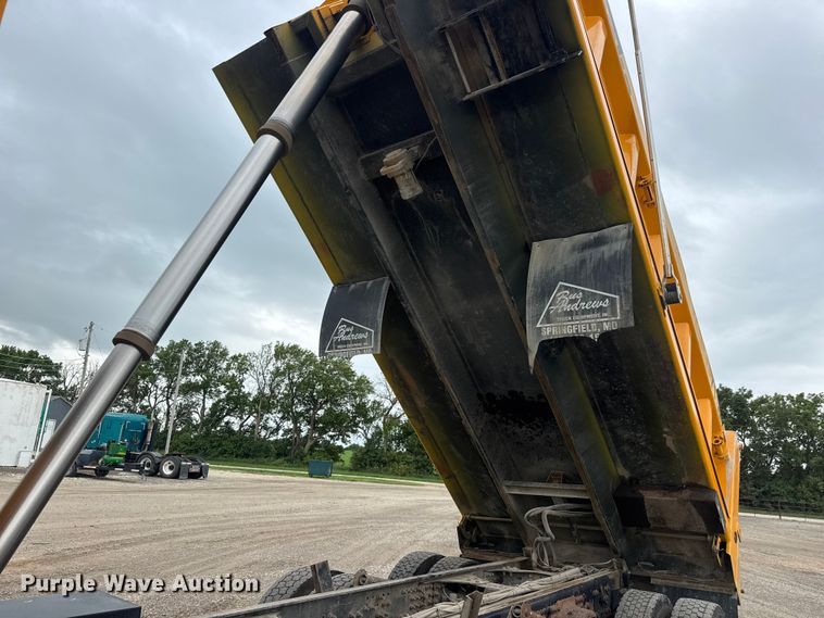image for item NJ9136 2015 Western Star 4700 dump truck