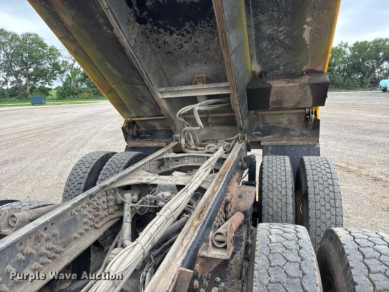 image for item NJ9136 2015 Western Star 4700 dump truck