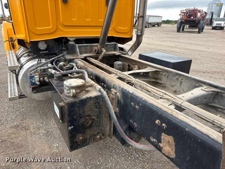 image for item NJ9136 2015 Western Star 4700 dump truck