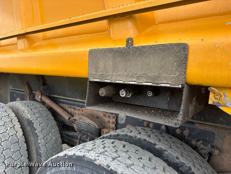 image for item NJ9136 2015 Western Star 4700 dump truck