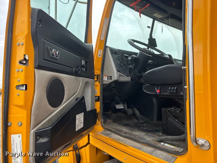 image for item NJ9136 2015 Western Star 4700 dump truck