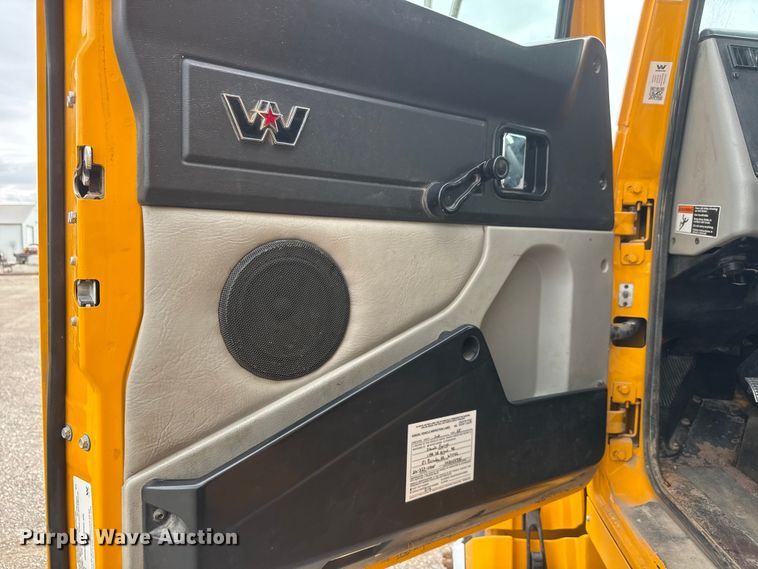 image for item NJ9136 2015 Western Star 4700 dump truck