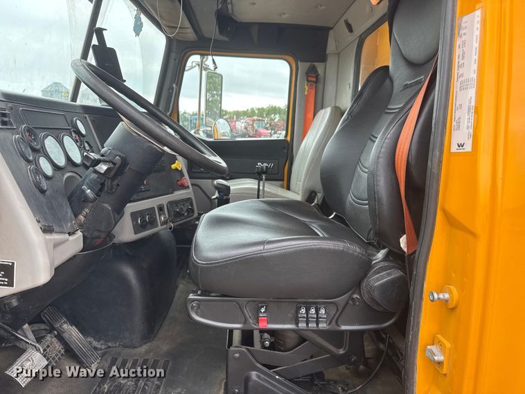 image for item NJ9136 2015 Western Star 4700 dump truck