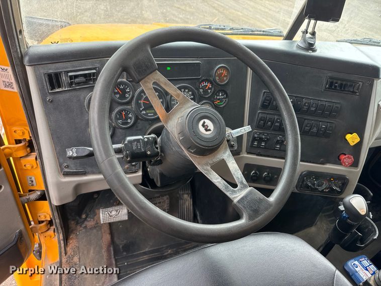 image for item NJ9136 2015 Western Star 4700 dump truck