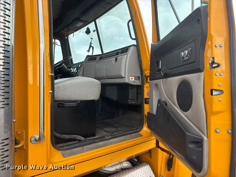 image for item NJ9136 2015 Western Star 4700 dump truck