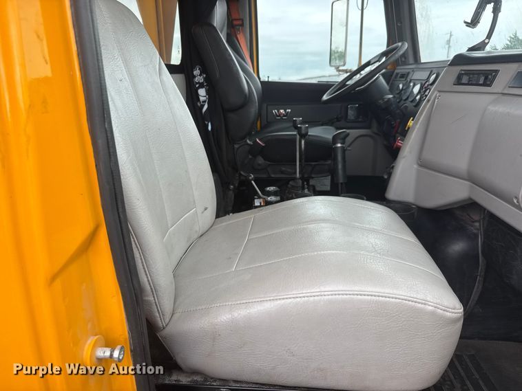 image for item NJ9136 2015 Western Star 4700 dump truck