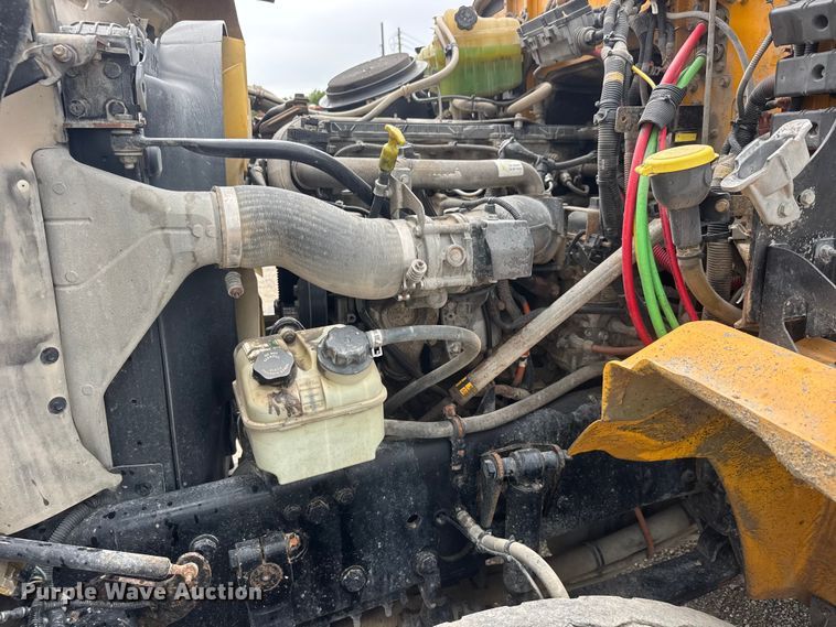 image for item NJ9136 2015 Western Star 4700 dump truck