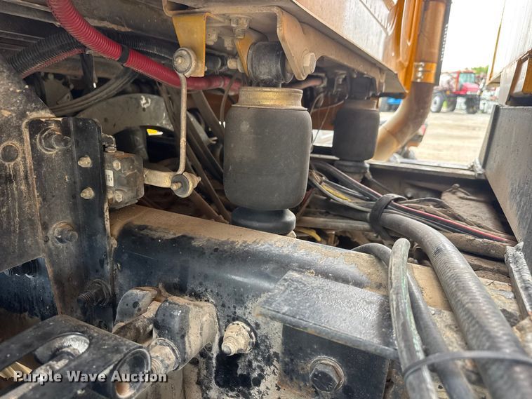 image for item NJ9136 2015 Western Star 4700 dump truck
