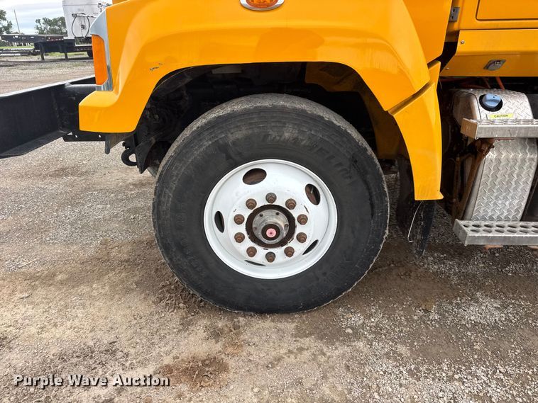 image for item NJ9136 2015 Western Star 4700 dump truck