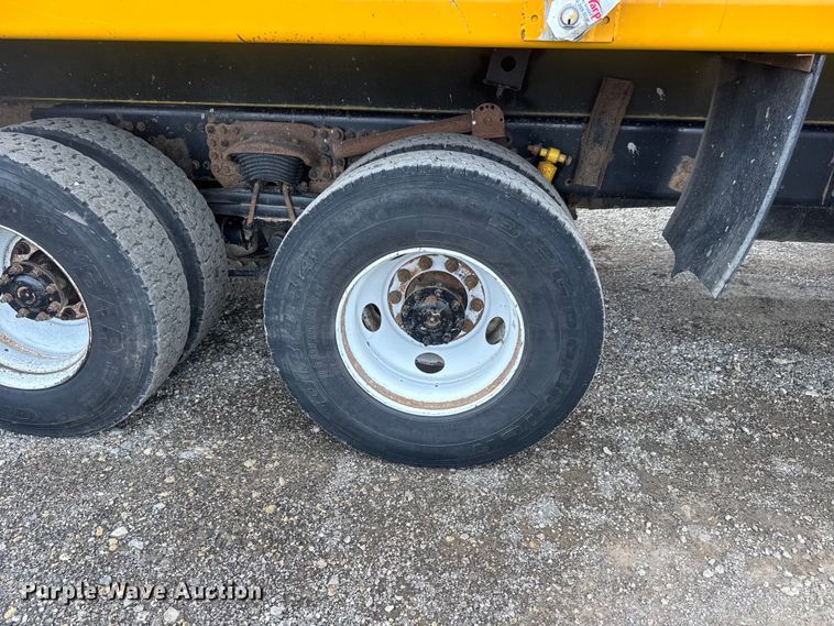image for item NJ9136 2015 Western Star 4700 dump truck