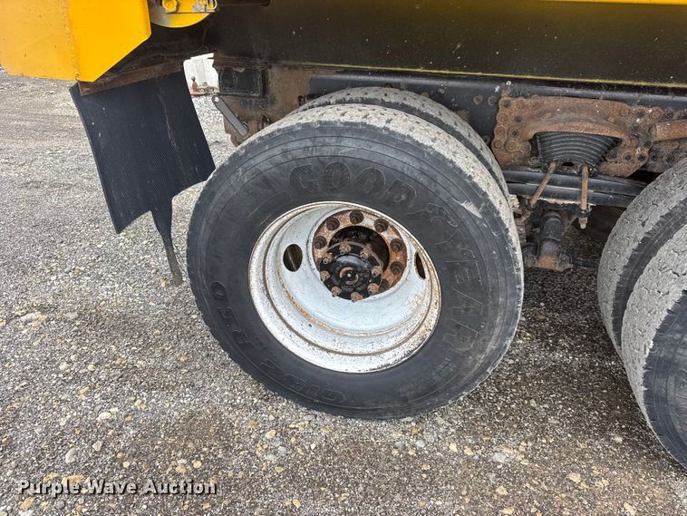 image for item NJ9136 2015 Western Star 4700 dump truck