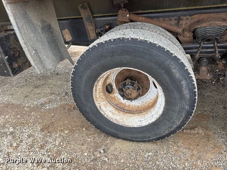 image for item NJ9136 2015 Western Star 4700 dump truck