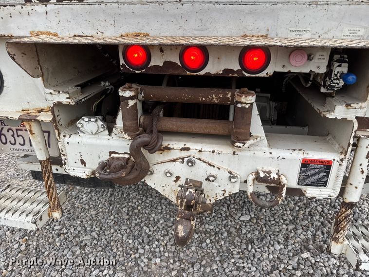 image for item NJ9152 2004 International 4400 SBA bucket truck