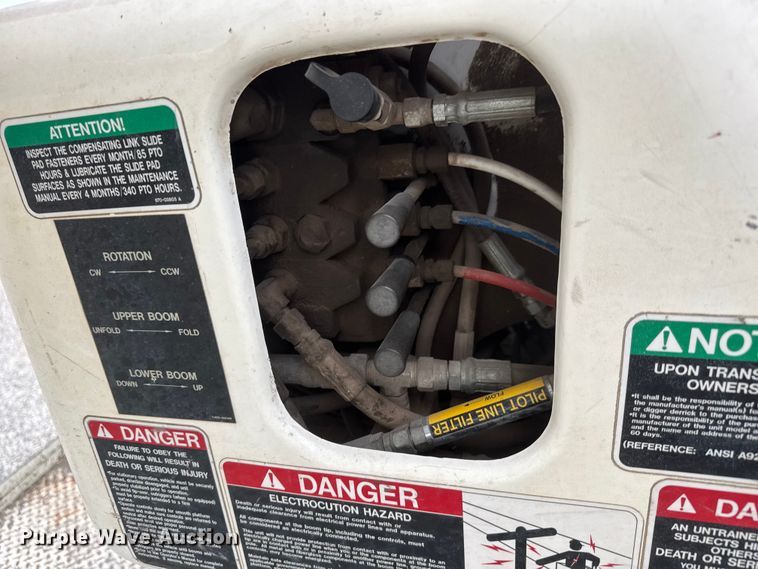 image for item NJ9152 2004 International 4400 SBA bucket truck