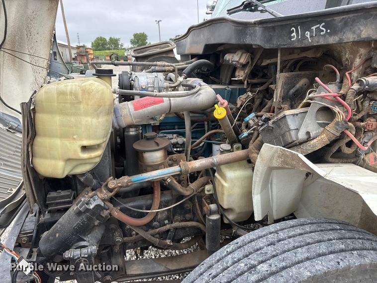 image for item NJ9152 2004 International 4400 SBA bucket truck