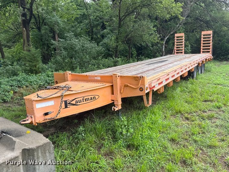 image for item NJ9167 2014 Kaufman HPP Deluxe equipment trailer