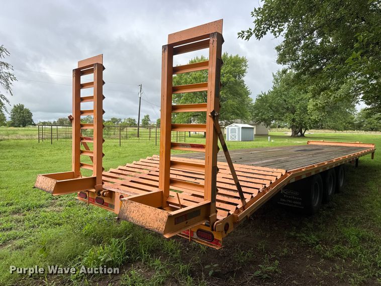 image for item NJ9167 2014 Kaufman HPP Deluxe equipment trailer